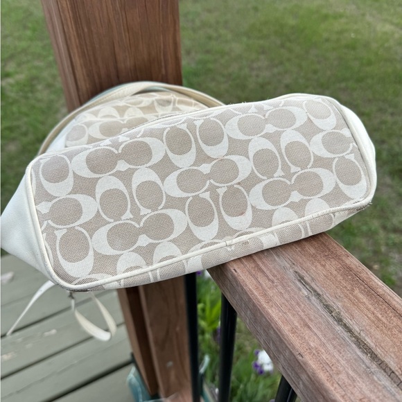 Coach Signature 23488 Tote Bag - Picture 7 of 7